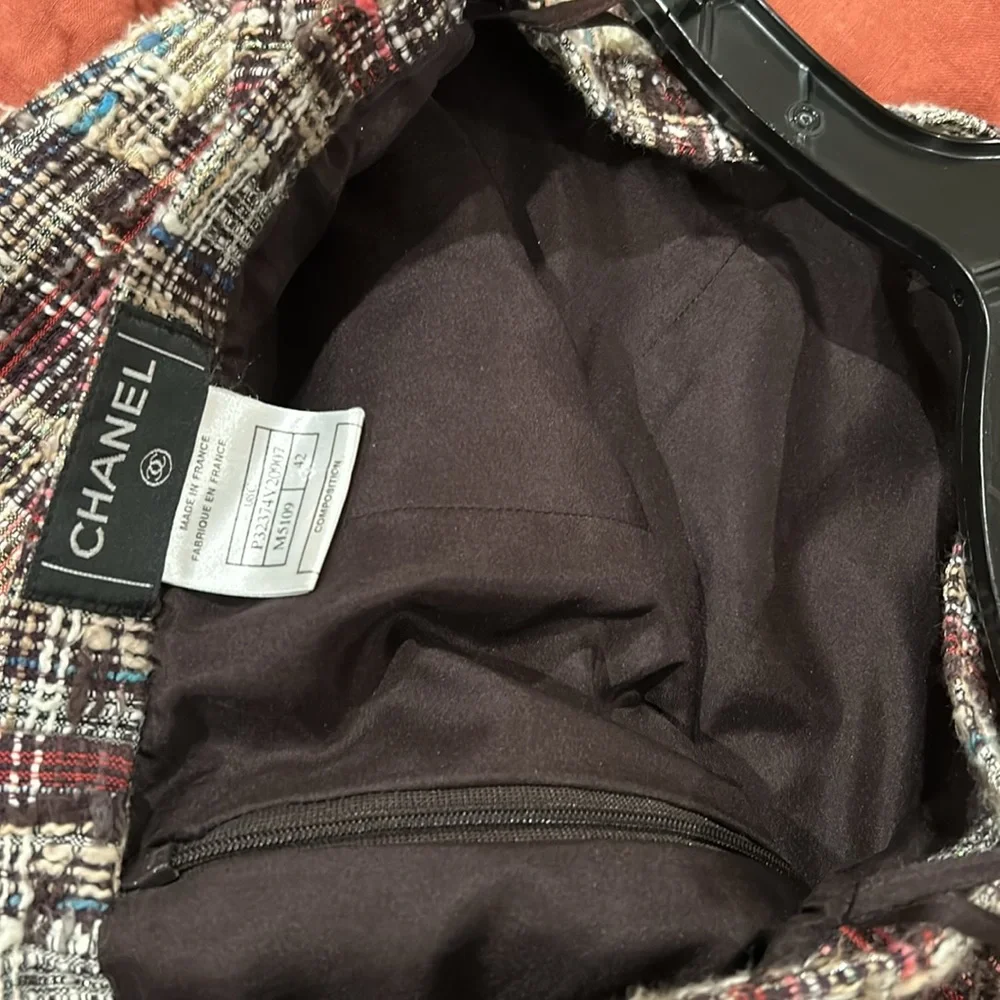 Chanel Skirt Size 42 (10) With Extra Fabric and Button
